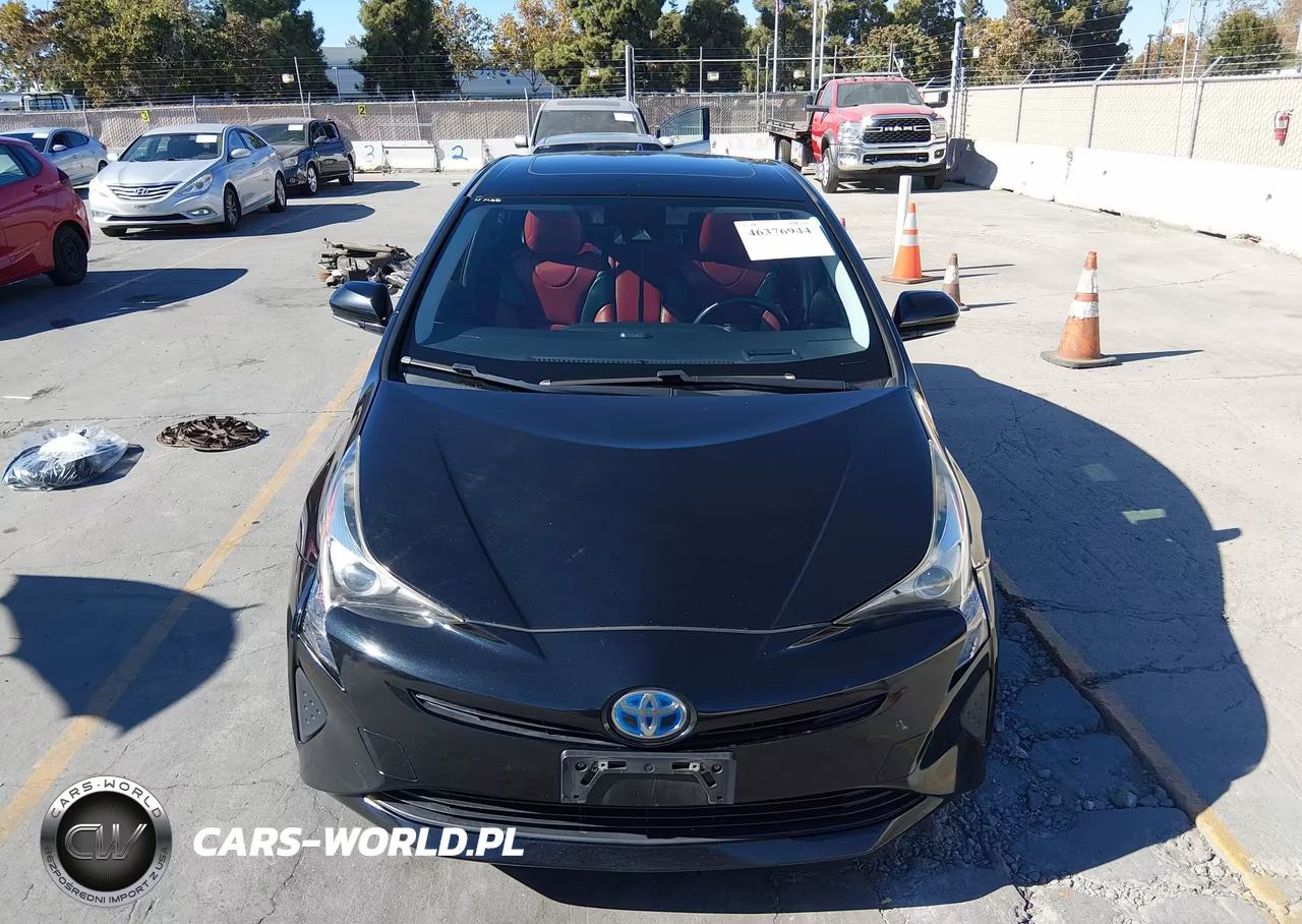 2016 Toyota Prius Three VIN:JTDKARFU0G3022139 - 13