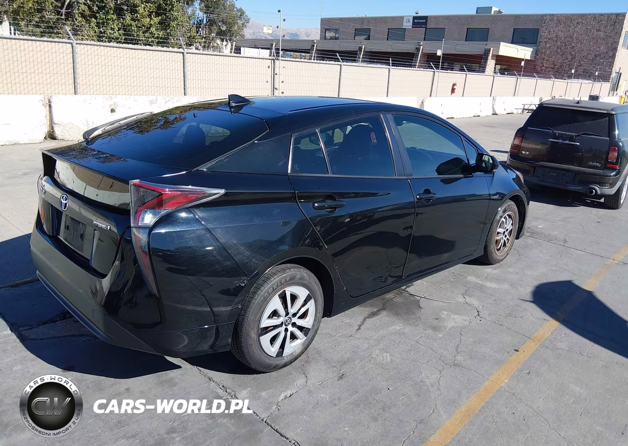 2016 Toyota Prius Three VIN:JTDKARFU0G3022139 - 4
