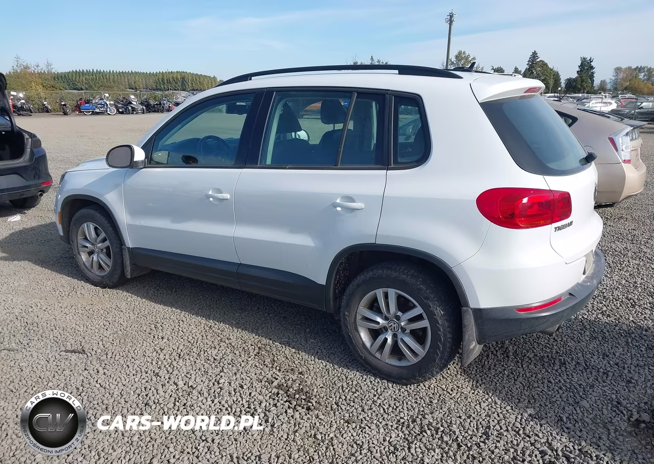 2016 Volkswagen Tiguan S VIN:WVGBV7AX9GW533644 - 3