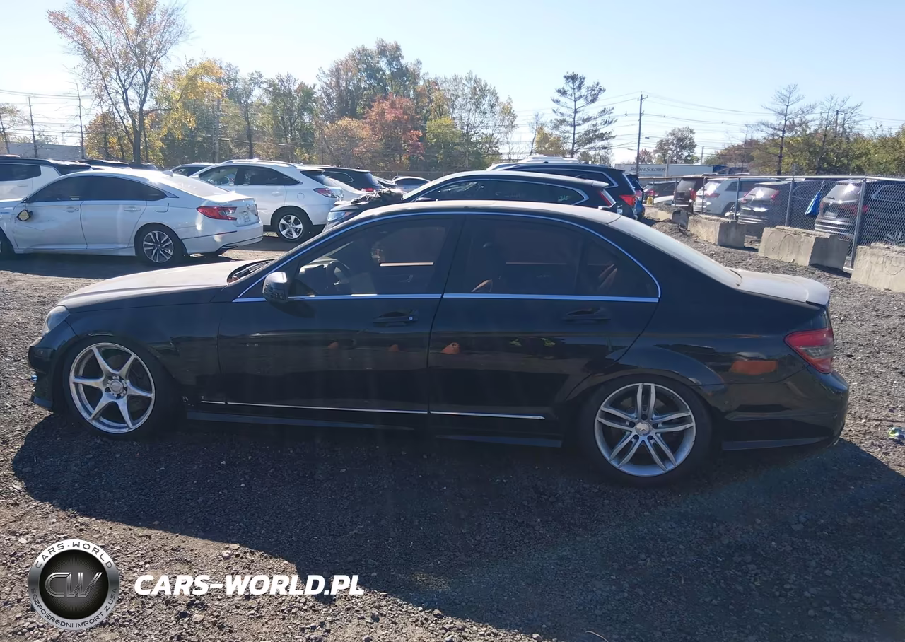 2013 Mercedes-Benz C 300 Sport 4Matic VIN:WDDGF8ABXDR253961 - 14