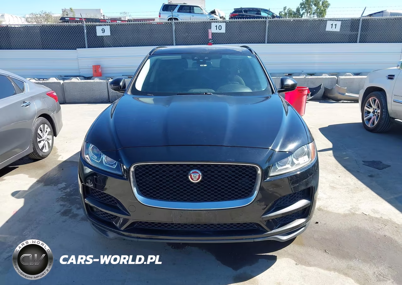 2018 Jaguar F-Pace 25T Premium VIN:SADCJ2FX0JA268377 - 12