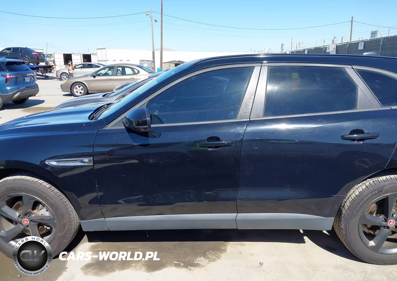 2018 Jaguar F-Pace 25T Premium VIN:SADCJ2FX0JA268377 - 14