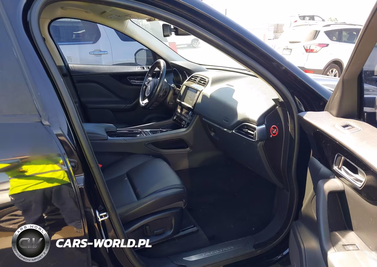 2018 Jaguar F-Pace 25T Premium VIN:SADCJ2FX0JA268377 - 5