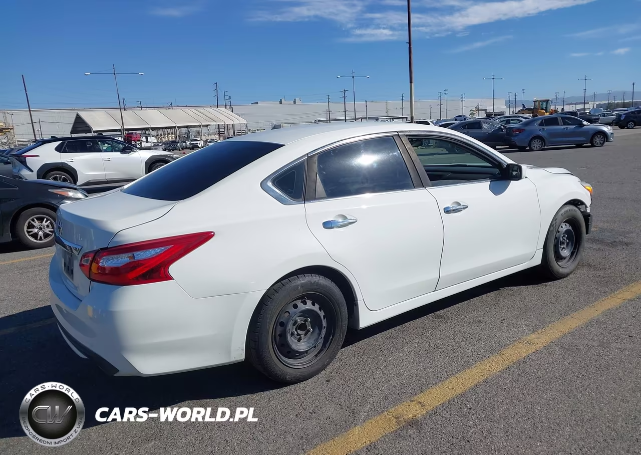 2017 Nissan Altima 2.5 S VIN:1N4AL3APXHN334114 - 4