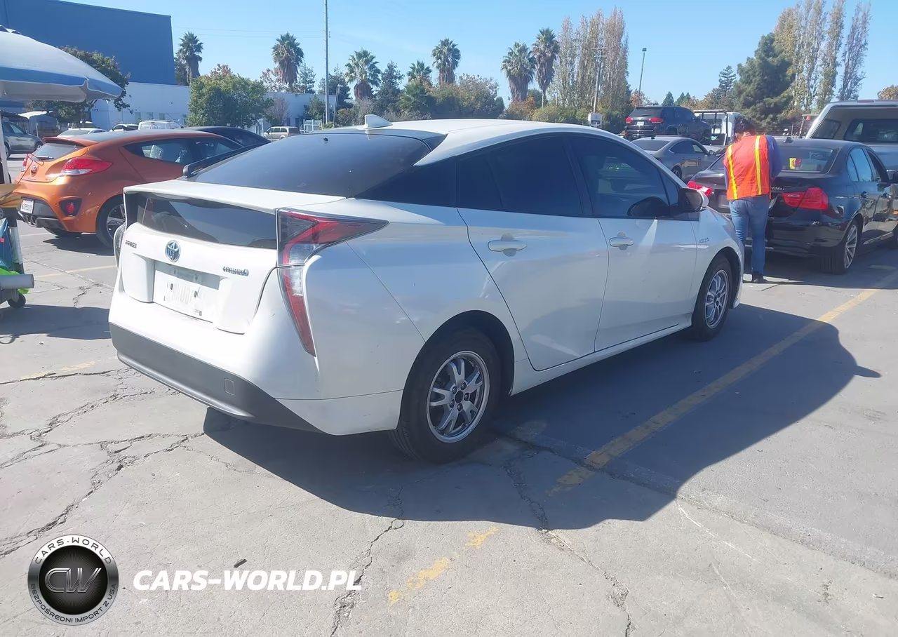 2017 Toyota Prius Two VIN:JTDKBRFU4H3030565 - 4