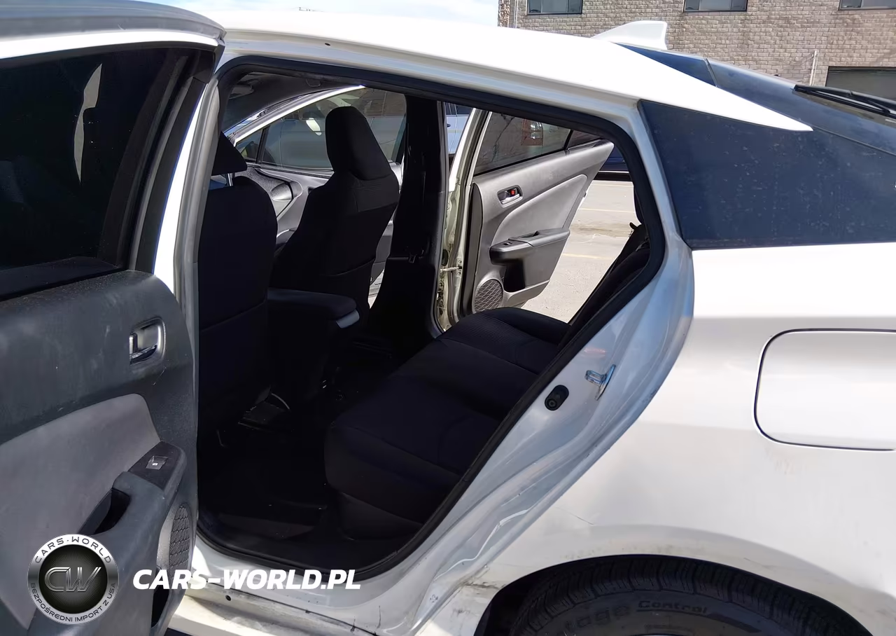 2017 Toyota Prius Two VIN:JTDKBRFU4H3030565 - 8