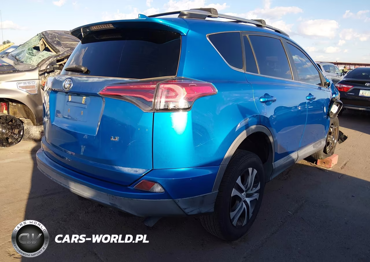 2018 Toyota Rav4 Le VIN:2T3ZFREV2JW456626 - 4