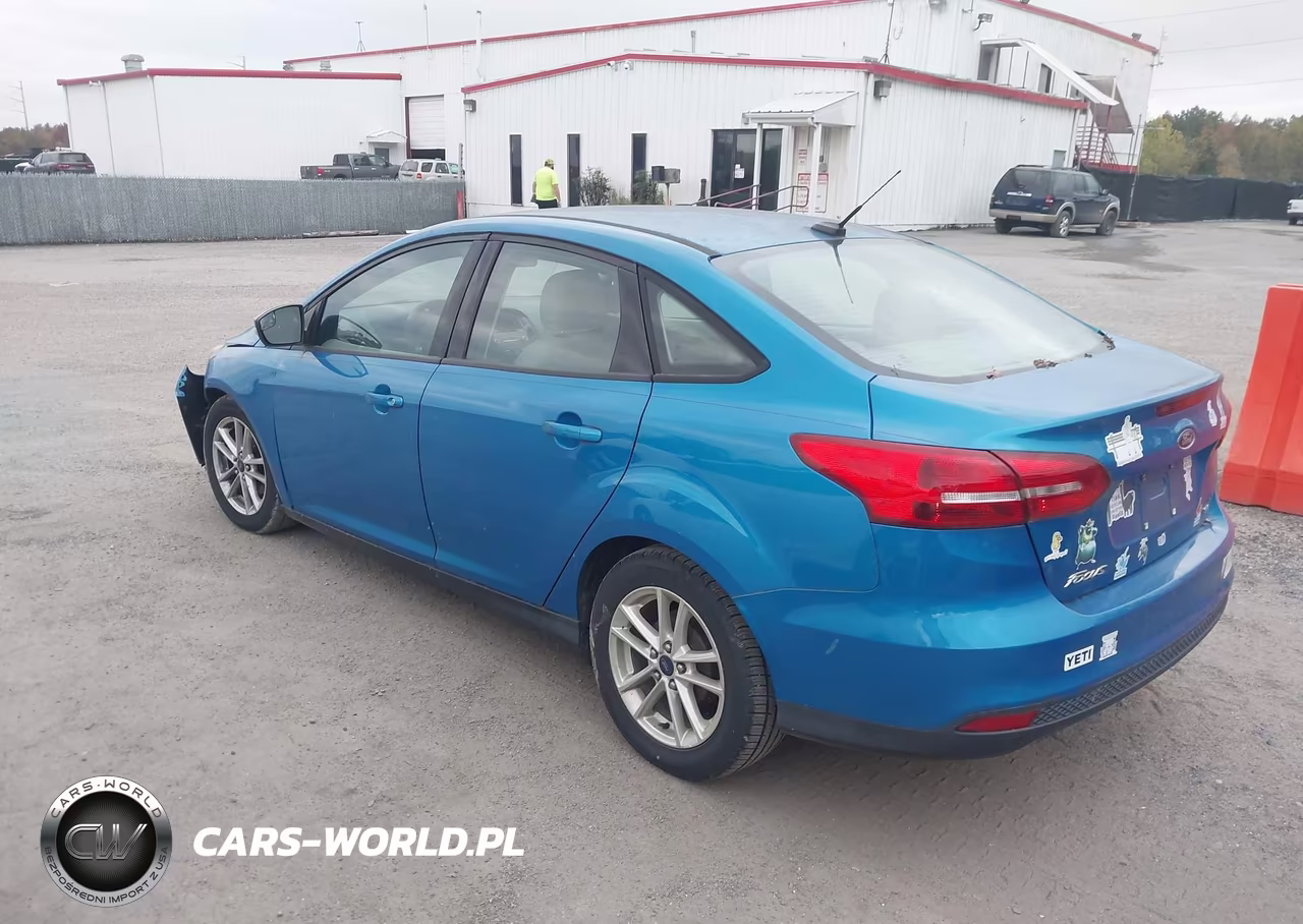 2016 Ford Focus Se VIN:1FADP3F26GL236979 - 3
