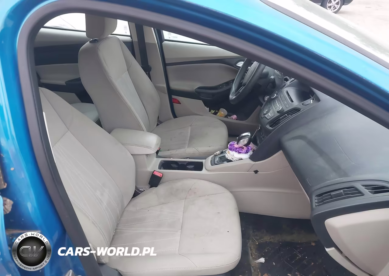 2016 Ford Focus Se VIN:1FADP3F26GL236979 - 5