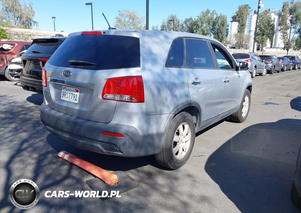2011 Kia Sorento Lx VIN:5XYKT3A1XBG108034 - 4