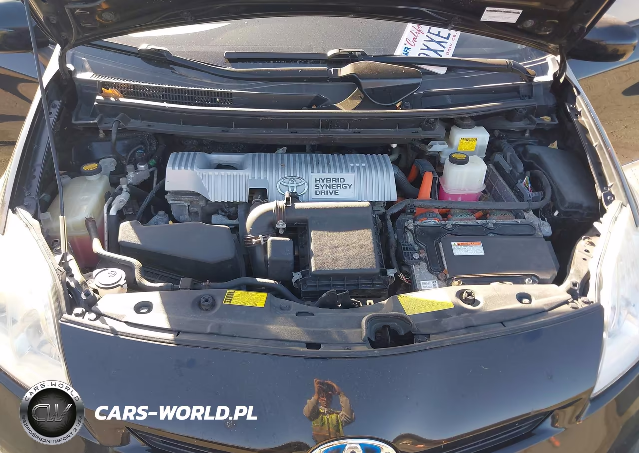 2014 Toyota Prius Three VIN:JTDKN3DU4E1779039 - 10