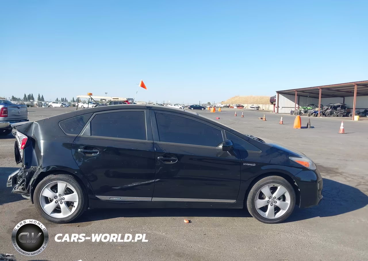 2014 Toyota Prius Three VIN:JTDKN3DU4E1779039 - 14