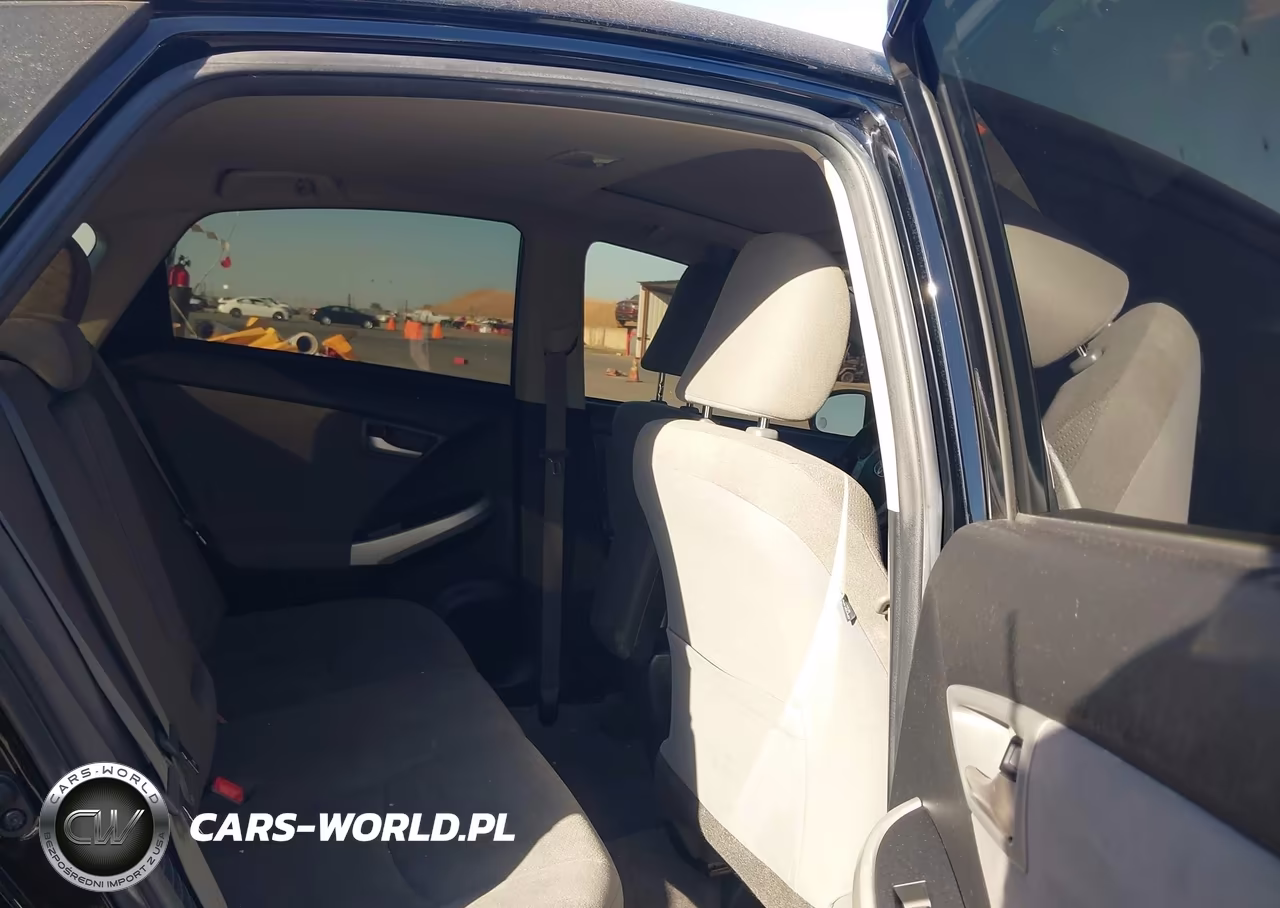 2014 Toyota Prius Three VIN:JTDKN3DU4E1779039 - 8