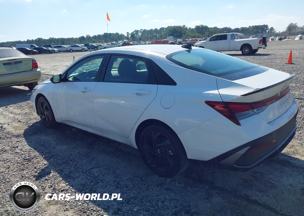 2026 Hyundai Elantra Sel Sport VIN:KMHLM4DG0TU216987 - 3