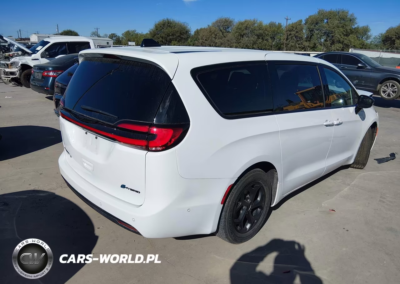 2024 Chrysler Pacifica Hybrid S Appearance Pkg VIN:2C4RC1S71RR109276 - 4