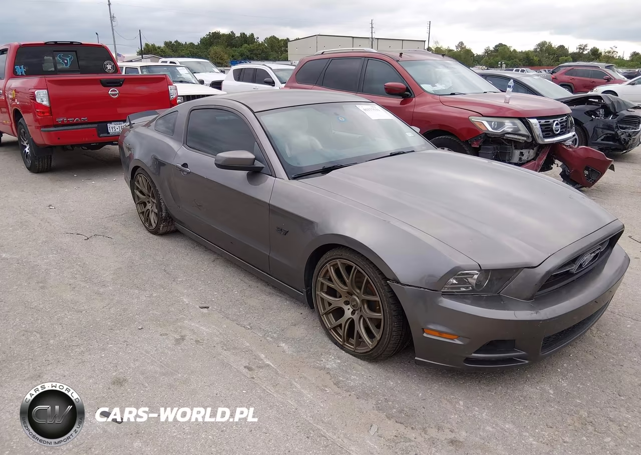 2014 Ford Mustang V6 Premium – zdjęcie 1 z 18
