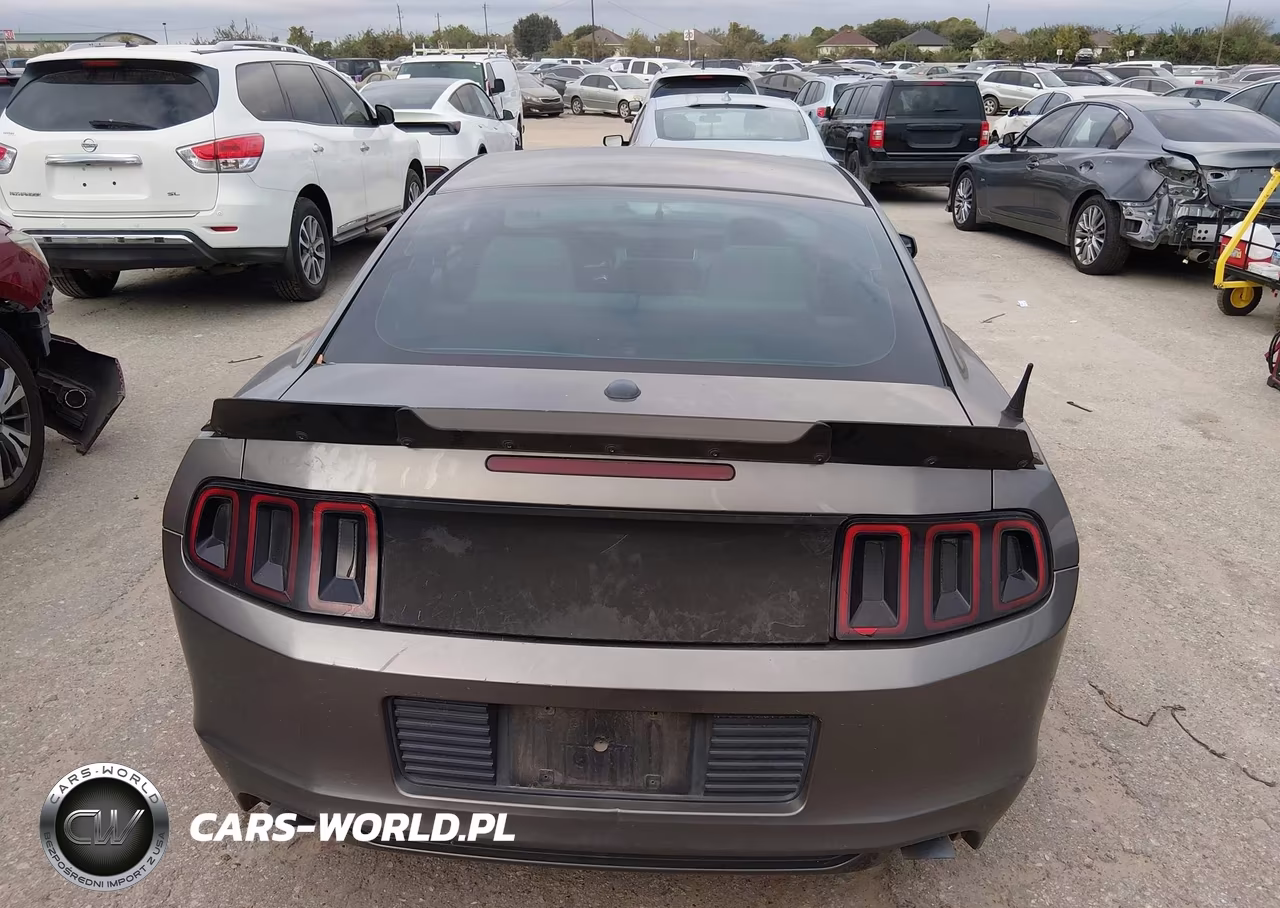 2014 Ford Mustang V6 Premium VIN:1ZVBP8AM7E5231358 - 16