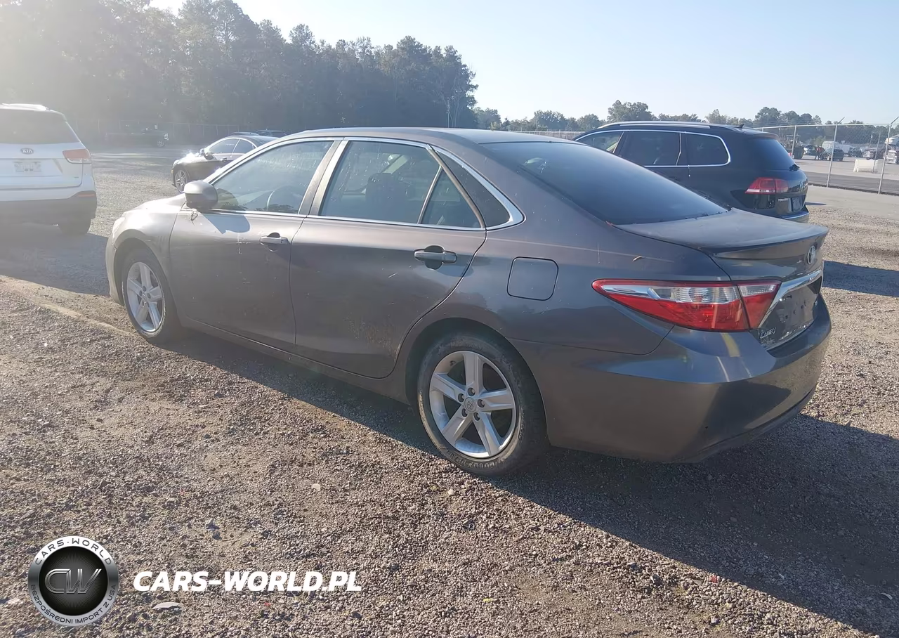 2015 Toyota Camry Se VIN:4T1BF1FK0FU011499 - 3