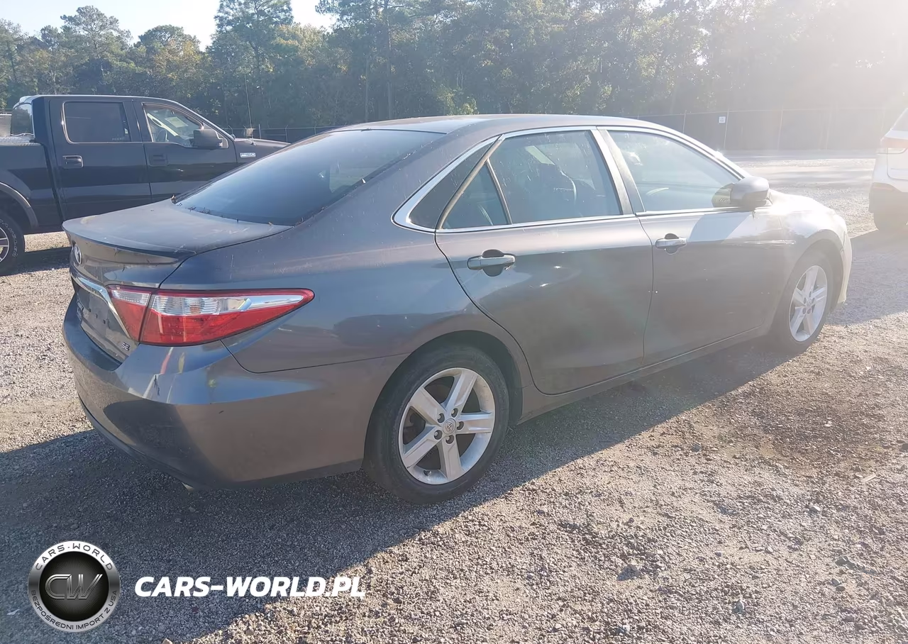 2015 Toyota Camry Se VIN:4T1BF1FK0FU011499 - 4