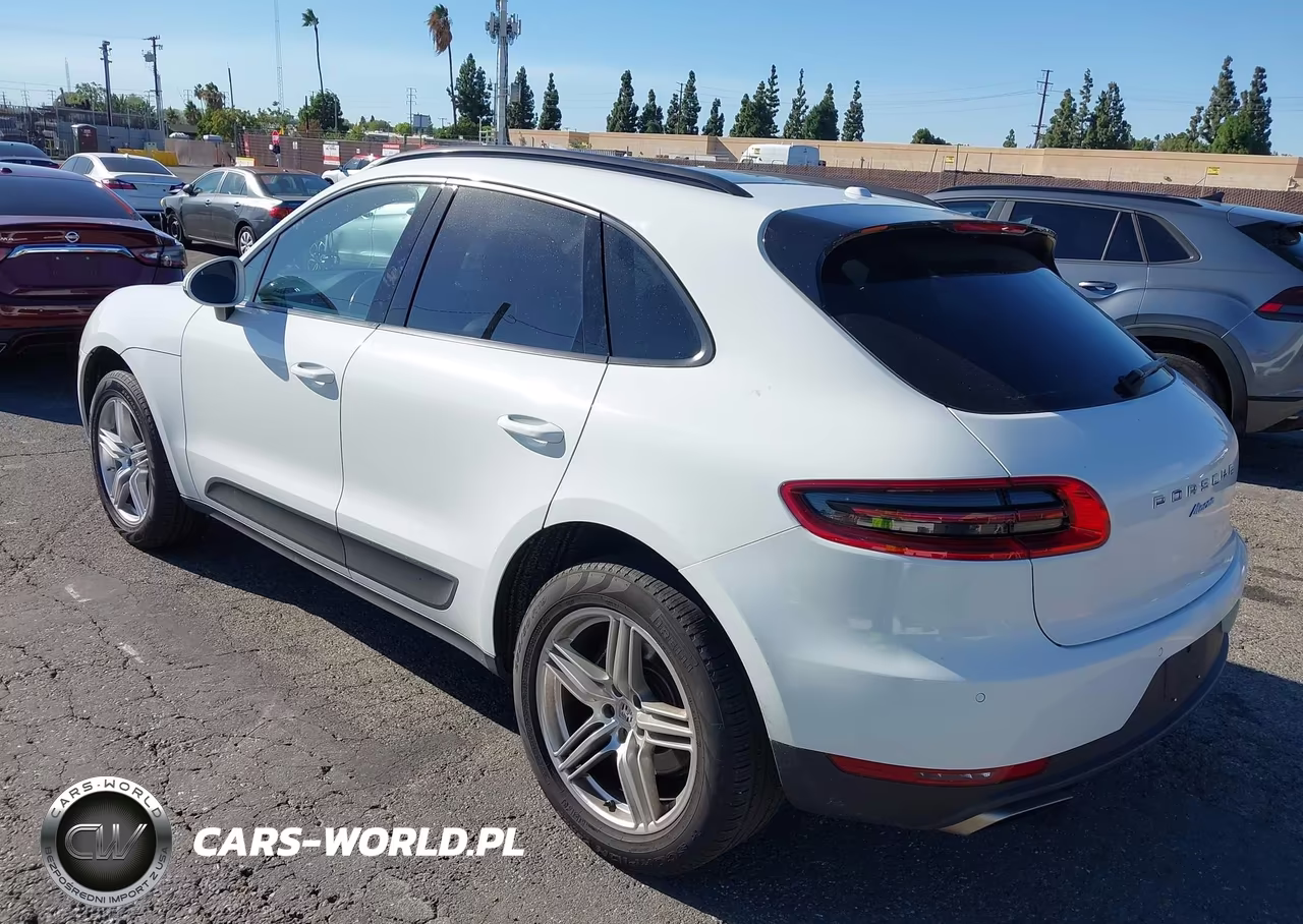 2018 Porsche Macan Sport Edition VIN:WP1AA2A58JLB00112 - 3