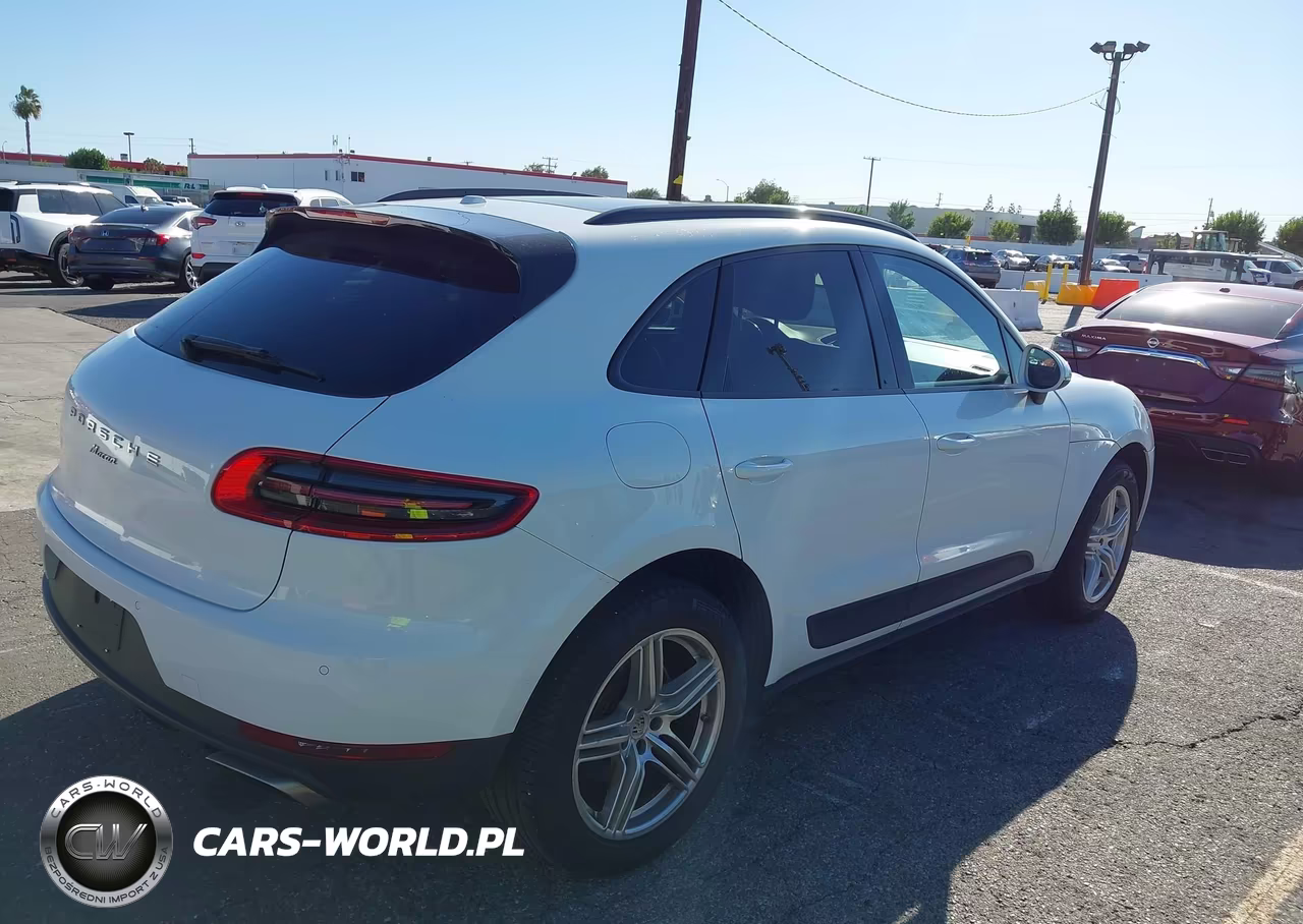 2018 Porsche Macan Sport Edition VIN:WP1AA2A58JLB00112 - 4