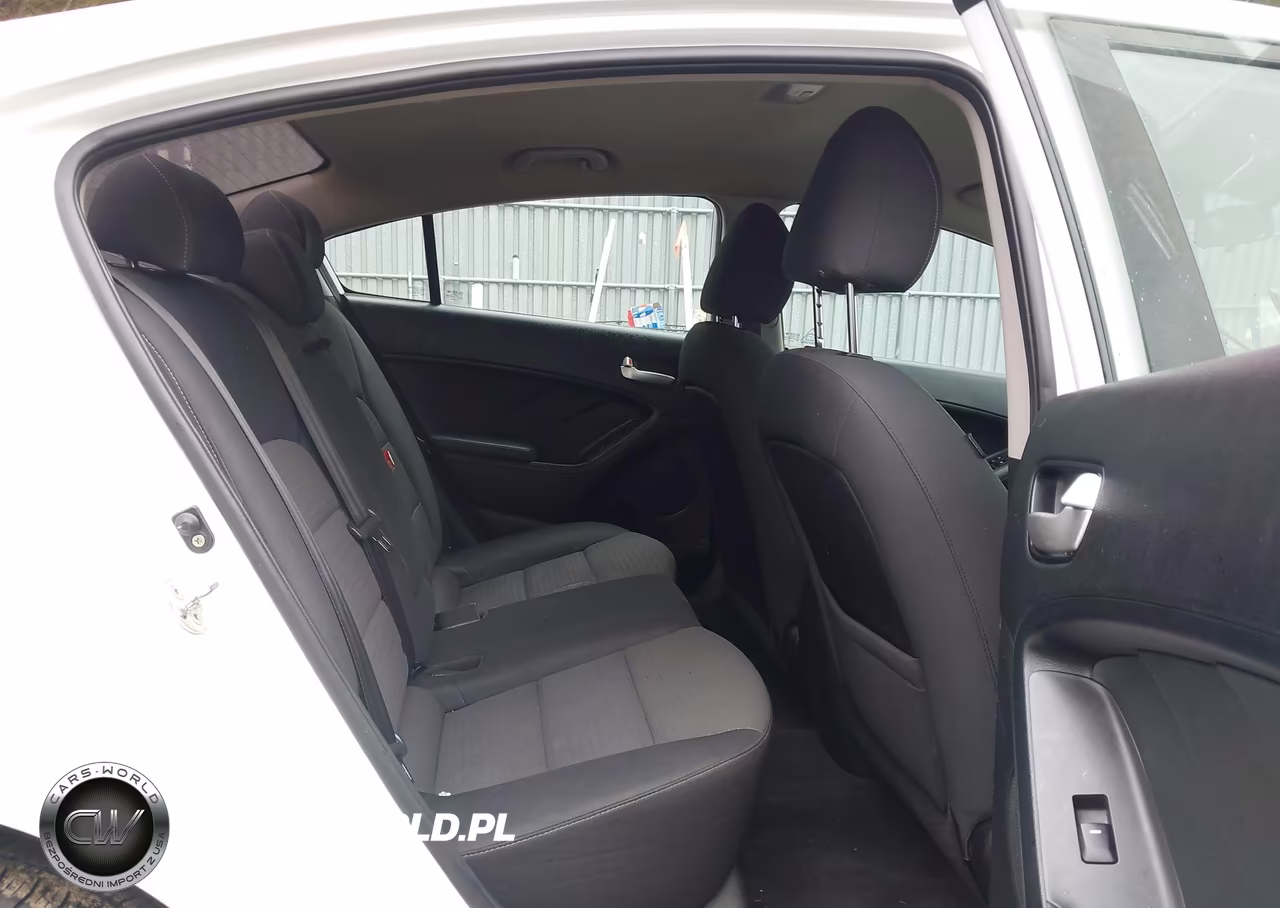 2018 Kia Forte Lx VIN:3KPFL4A76JE239243 - 8