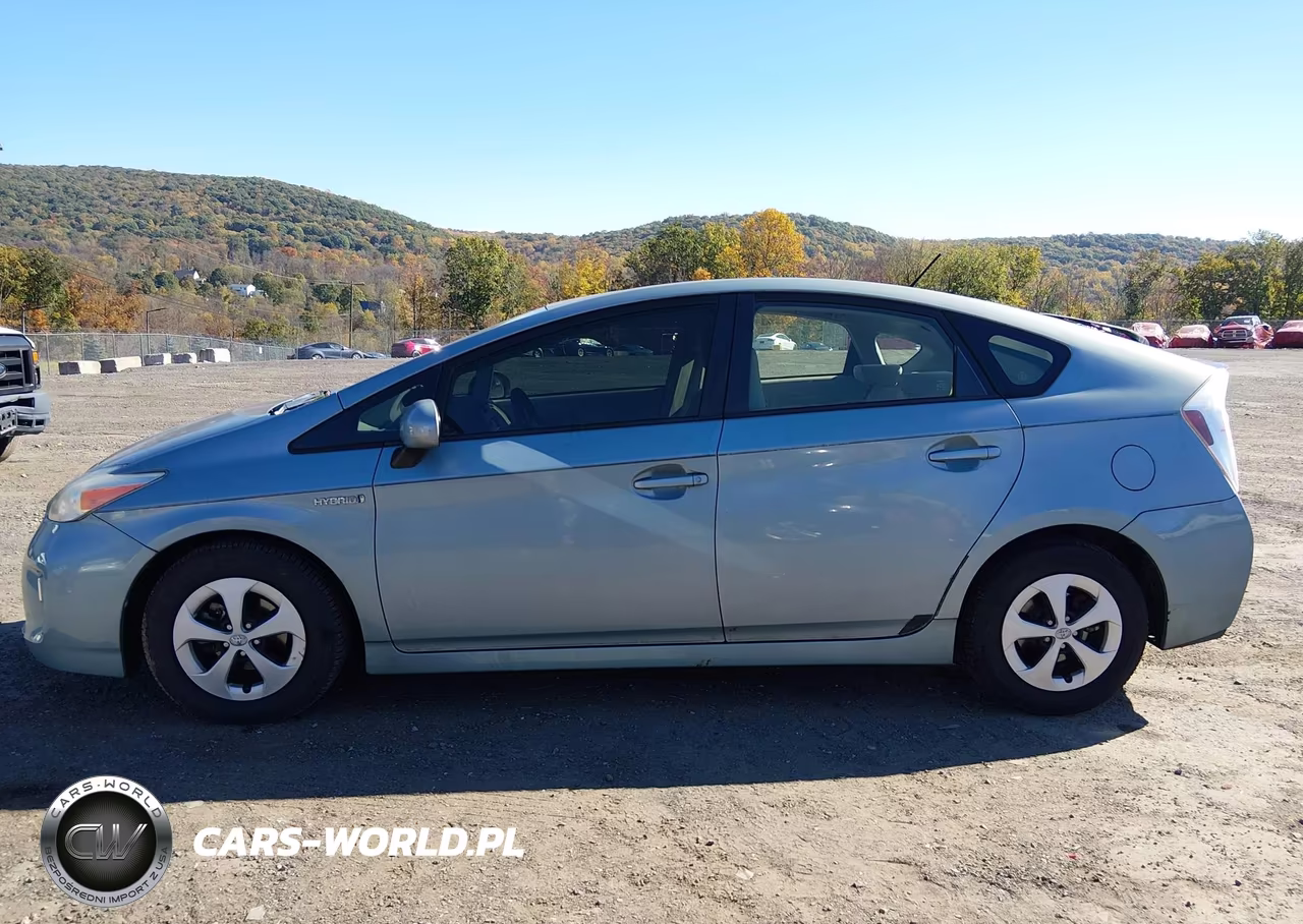 2015 Toyota Prius Three VIN:JTDKN3DU4F1963625 - 14