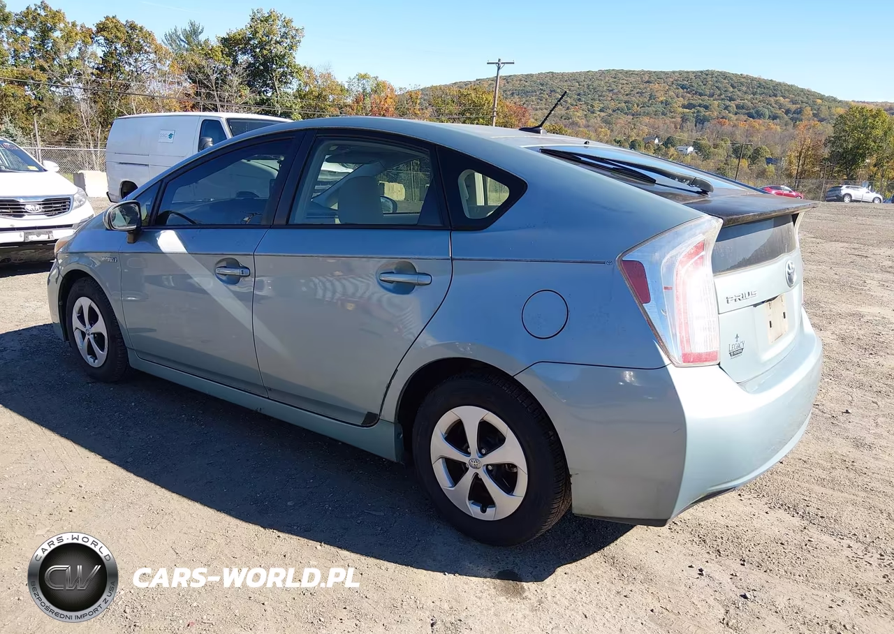 2015 Toyota Prius Three VIN:JTDKN3DU4F1963625 - 3