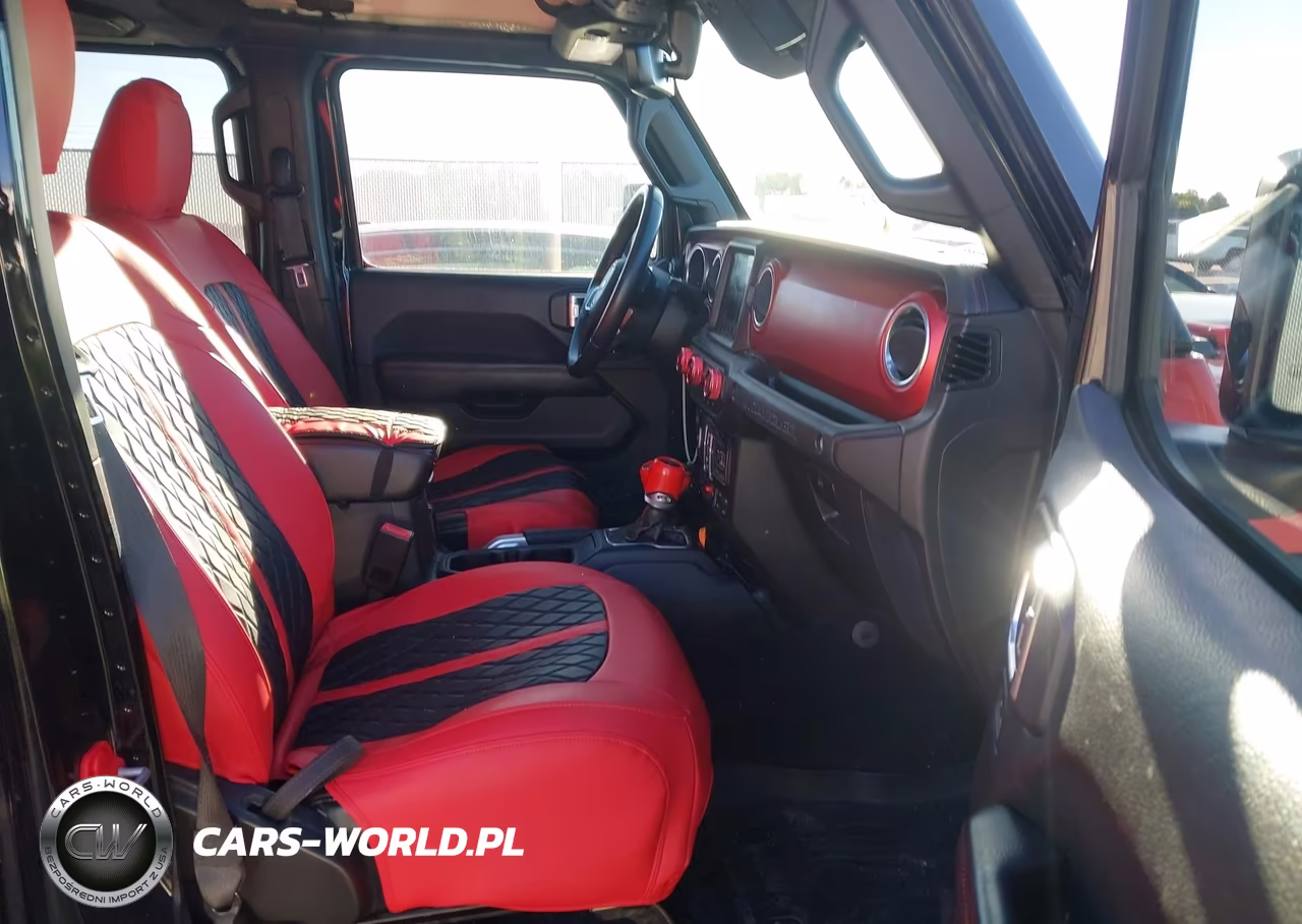 2018 Jeep Wrangler Unlimited Rubicon 4X4 VIN:1C4HJXFG2JW259553 - 5