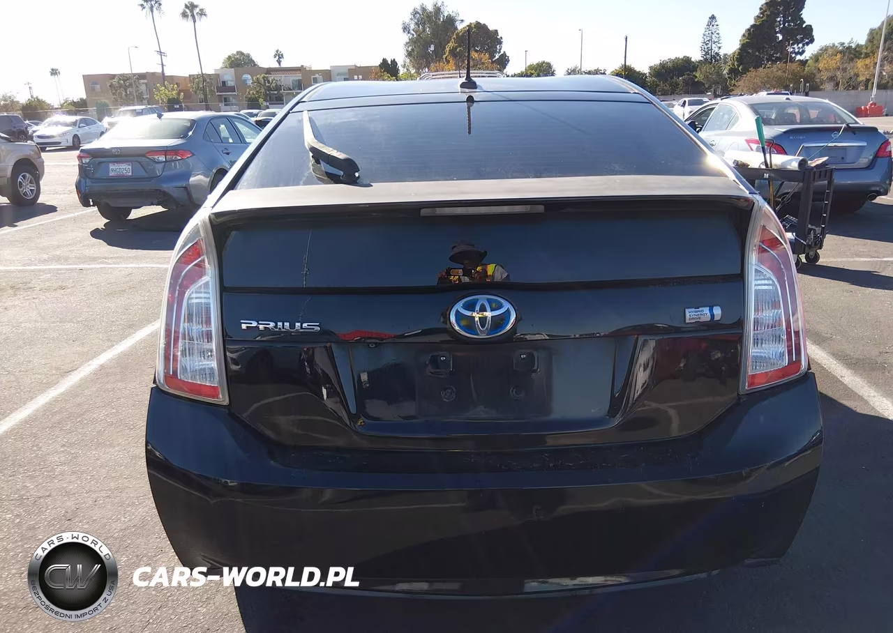 2014 Toyota Prius Three VIN:JTDKN3DU1E0374472 - 16