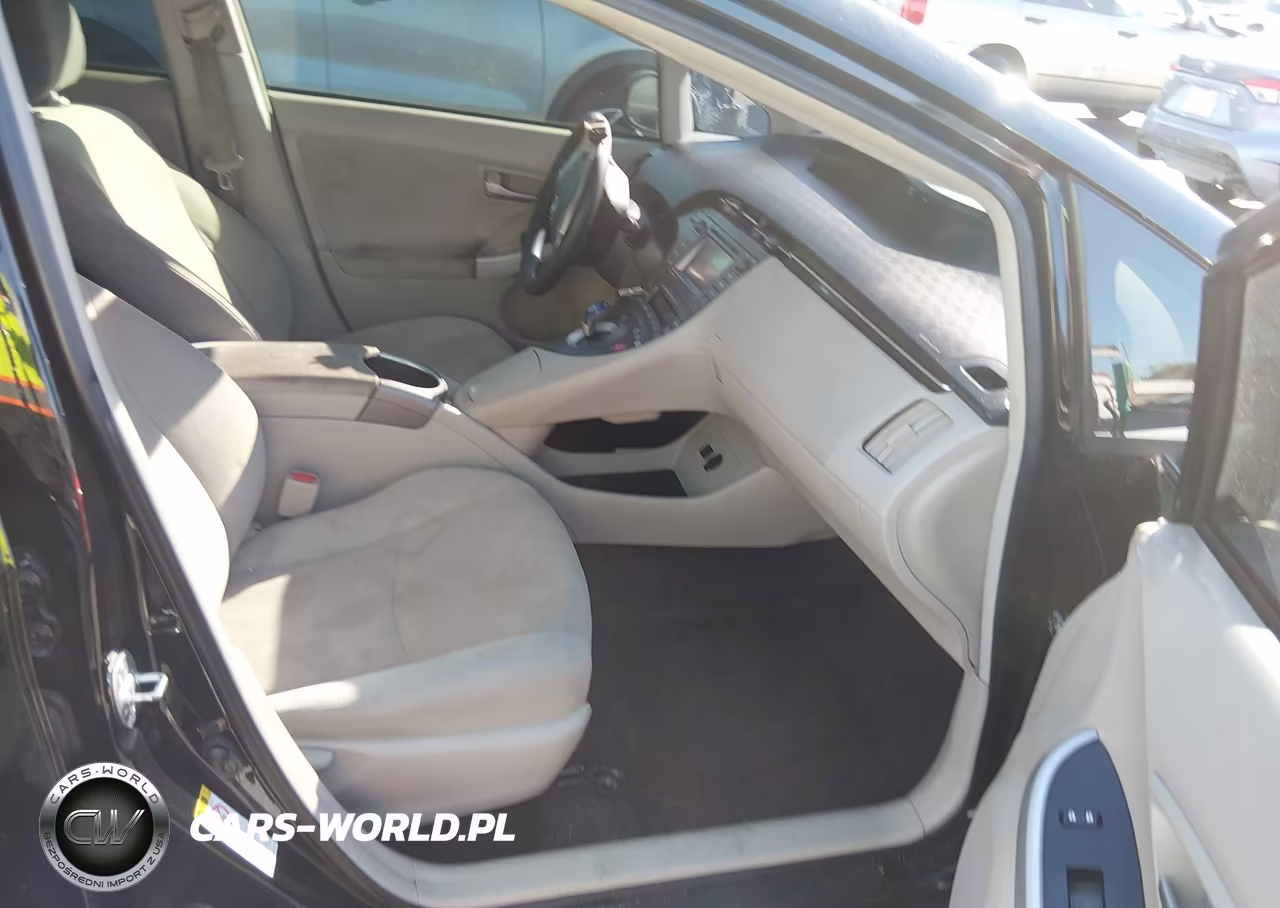 2014 Toyota Prius Three VIN:JTDKN3DU1E0374472 - 5