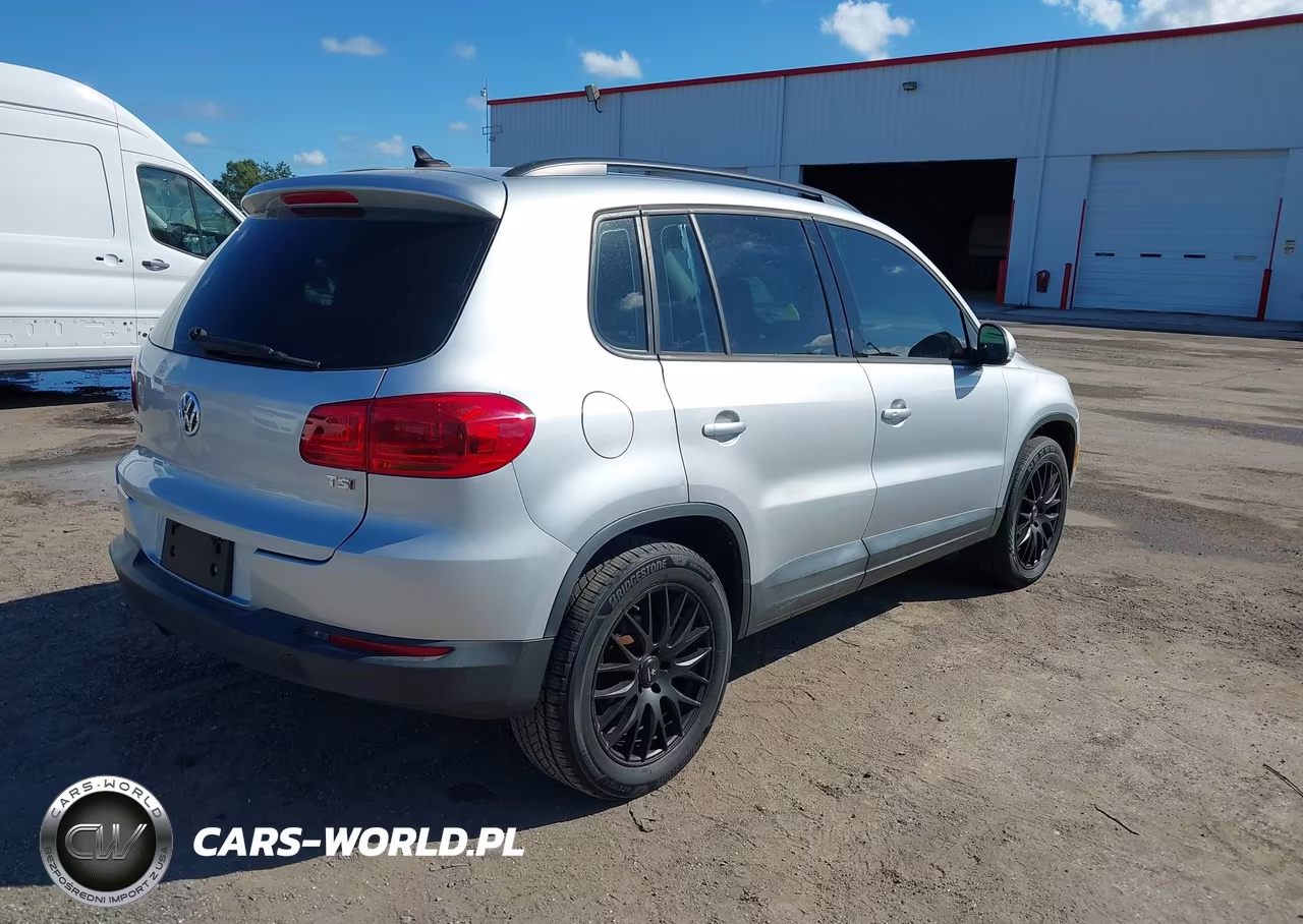 2017 Volkswagen Tiguan 2.0T-2.0T S VIN:WVGAV7AX0HK040455 - 4