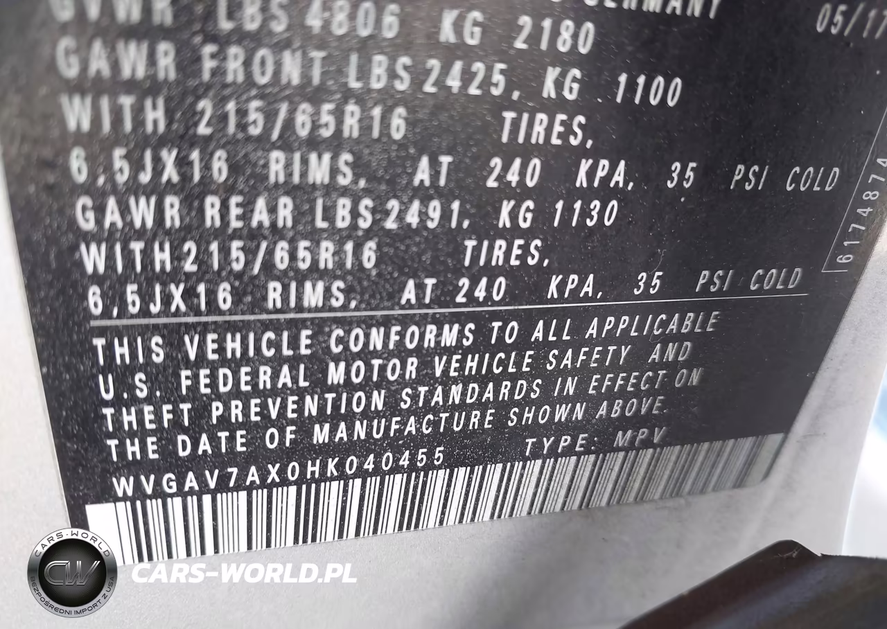 2017 Volkswagen Tiguan 2.0T-2.0T S VIN:WVGAV7AX0HK040455 - 9