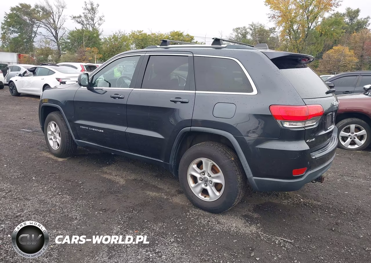 2016 Jeep Grand Cherokee Laredo VIN:1C4RJFAG4GC367219 - 3