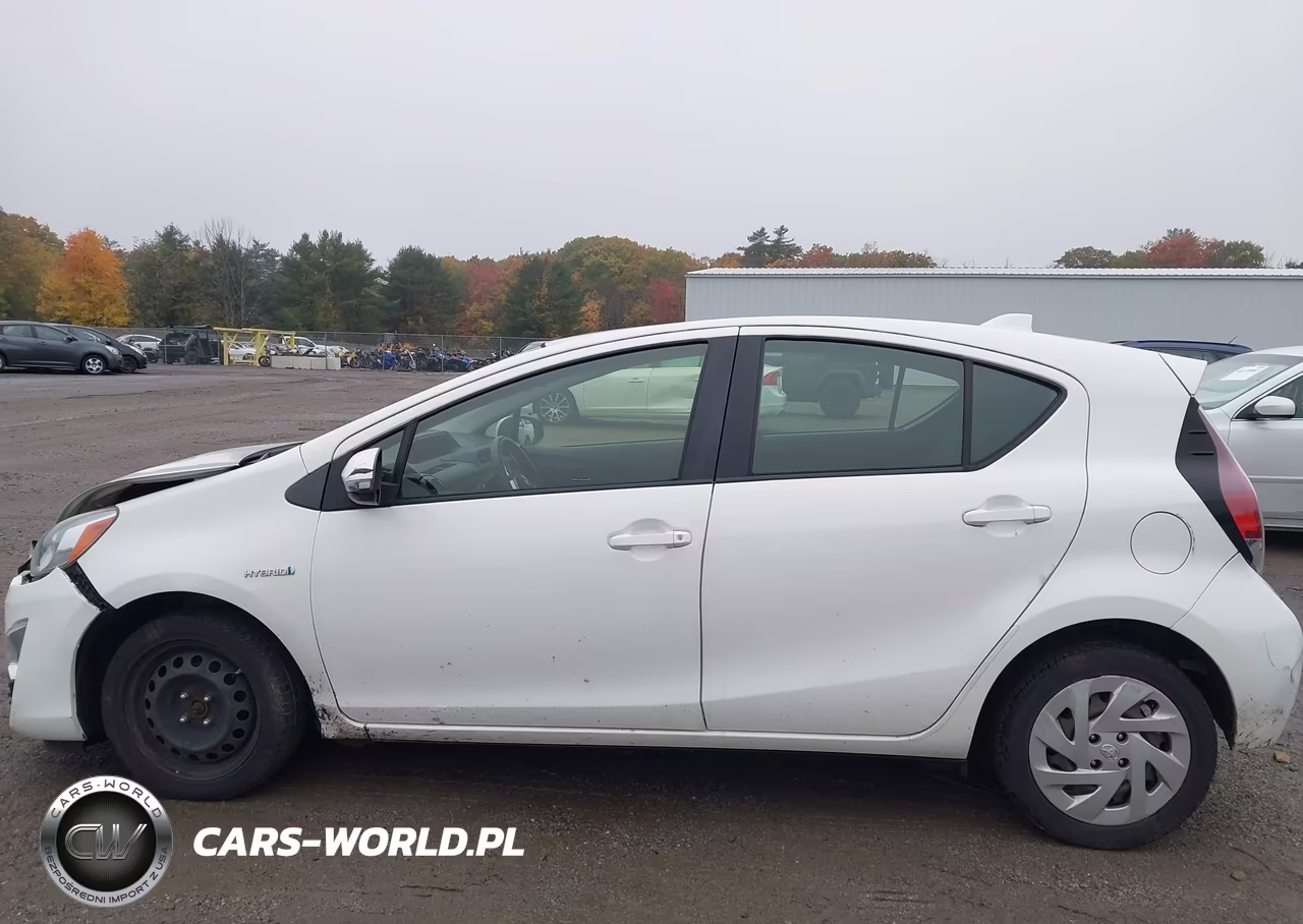 2016 Toyota Prius C Two VIN:JTDKDTB3XG1118955 - 14