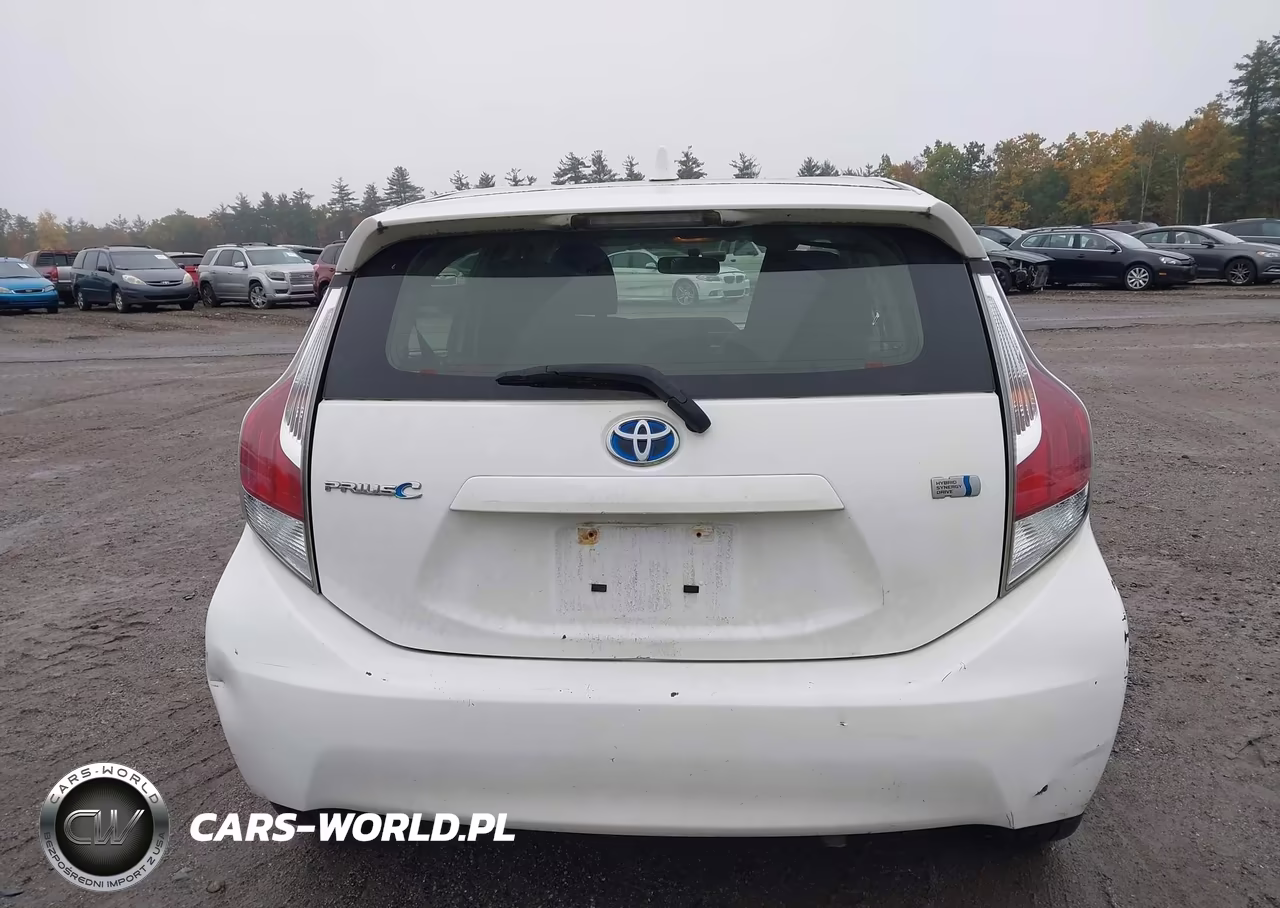 2016 Toyota Prius C Two VIN:JTDKDTB3XG1118955 - 16