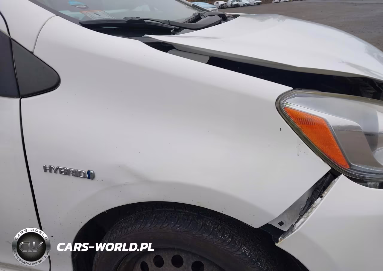 2016 Toyota Prius C Two VIN:JTDKDTB3XG1118955 - 17