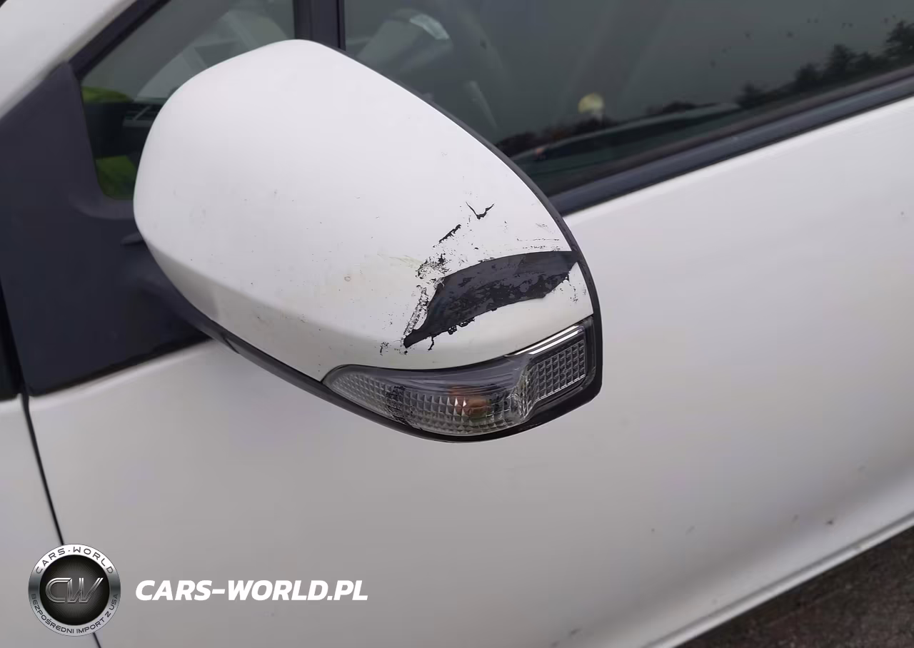 2016 Toyota Prius C Two VIN:JTDKDTB3XG1118955 - 20