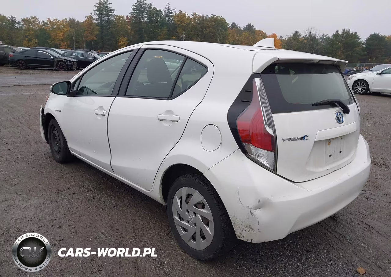 2016 Toyota Prius C Two VIN:JTDKDTB3XG1118955 - 3