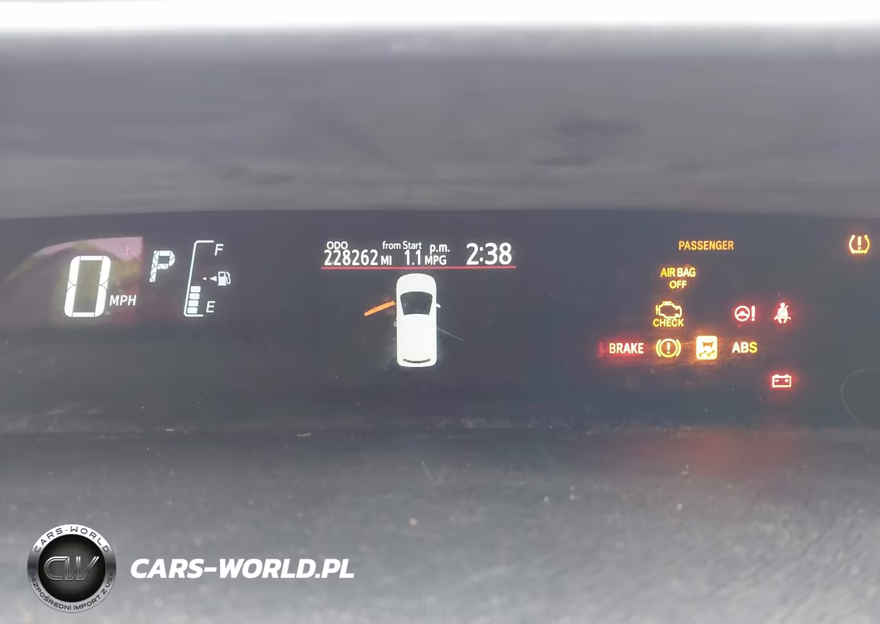 2016 Toyota Prius C Two VIN:JTDKDTB3XG1118955 - 7