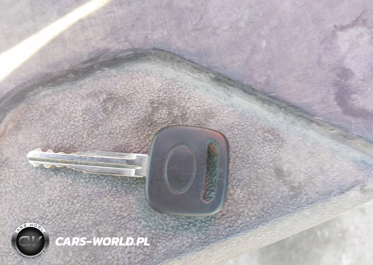2000 Toyota Camry Ce VIN:4T1BG22K1YU665469 - 11