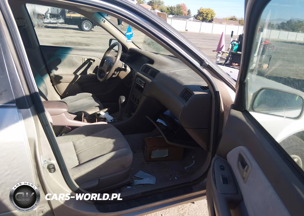 2000 Toyota Camry Ce VIN:4T1BG22K1YU665469 - 5