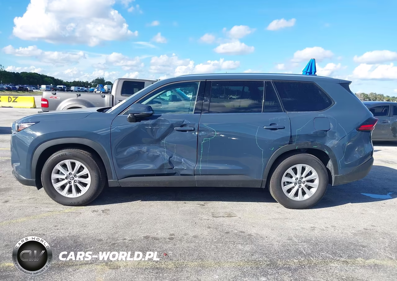 2026 Toyota Grand Highlander Xle VIN:5TDAAAA55TS045972 - 14