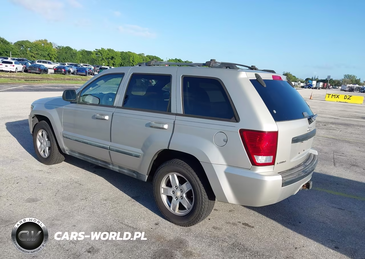 2007 Jeep Grand Cherokee Laredo VIN:1J8GS48K27C680474 - 3
