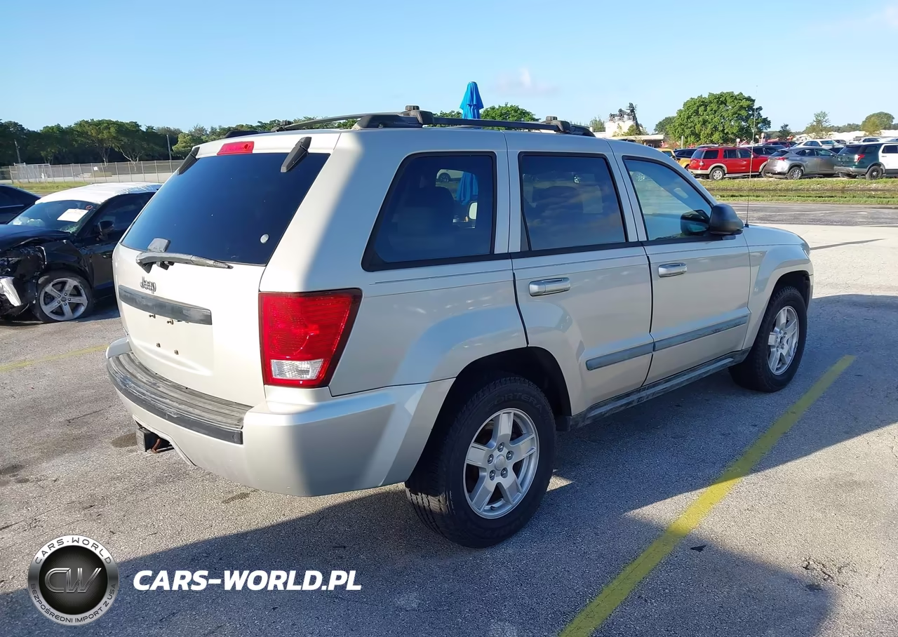 2007 Jeep Grand Cherokee Laredo VIN:1J8GS48K27C680474 - 4