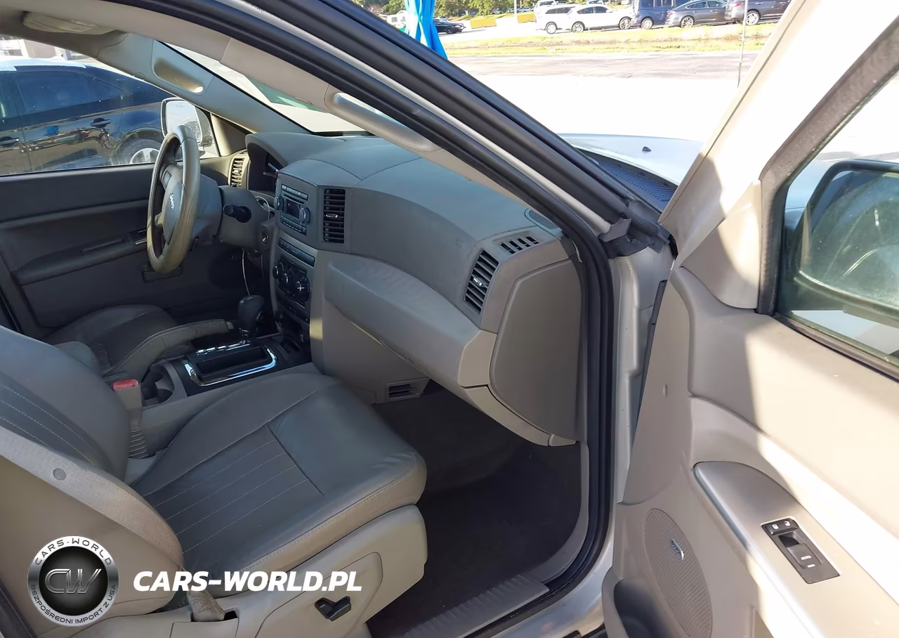 2007 Jeep Grand Cherokee Laredo VIN:1J8GS48K27C680474 - 5