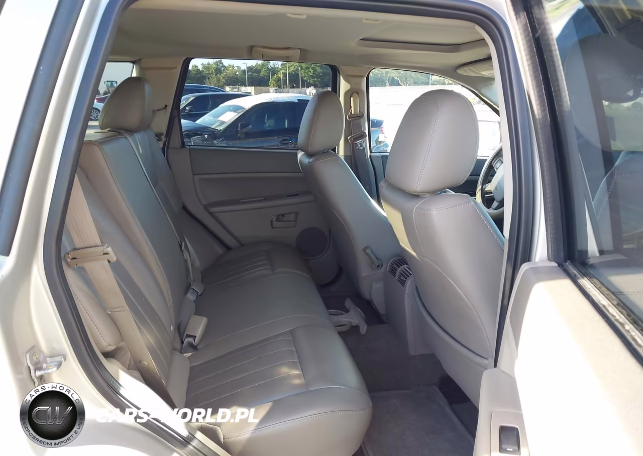 2007 Jeep Grand Cherokee Laredo VIN:1J8GS48K27C680474 - 8
