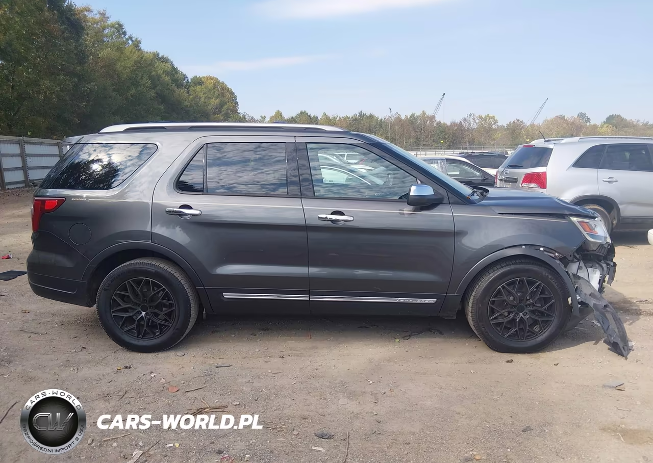 2018 Ford Explorer Xlt VIN:1FM5K7D86JGA24607 - 13