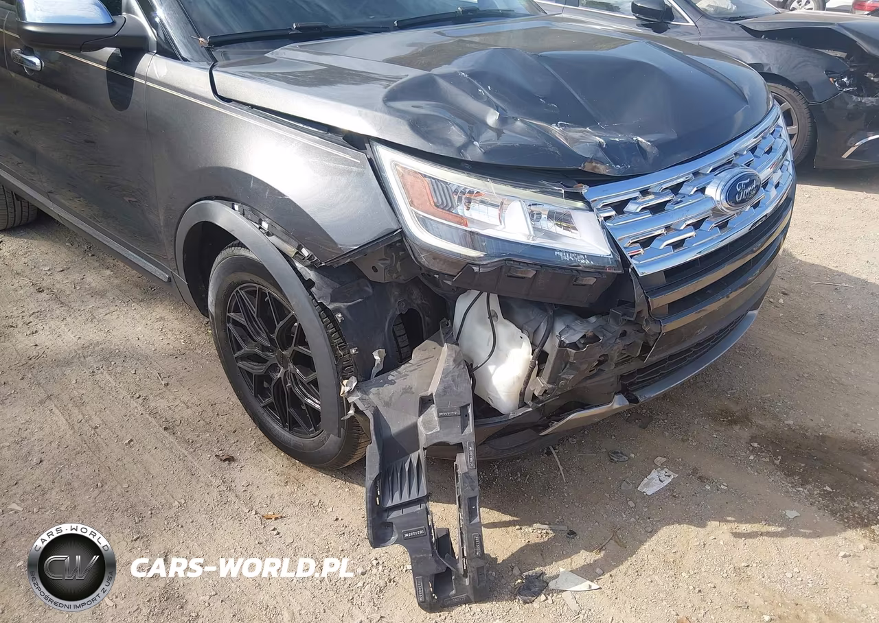 2018 Ford Explorer Xlt VIN:1FM5K7D86JGA24607 - 6