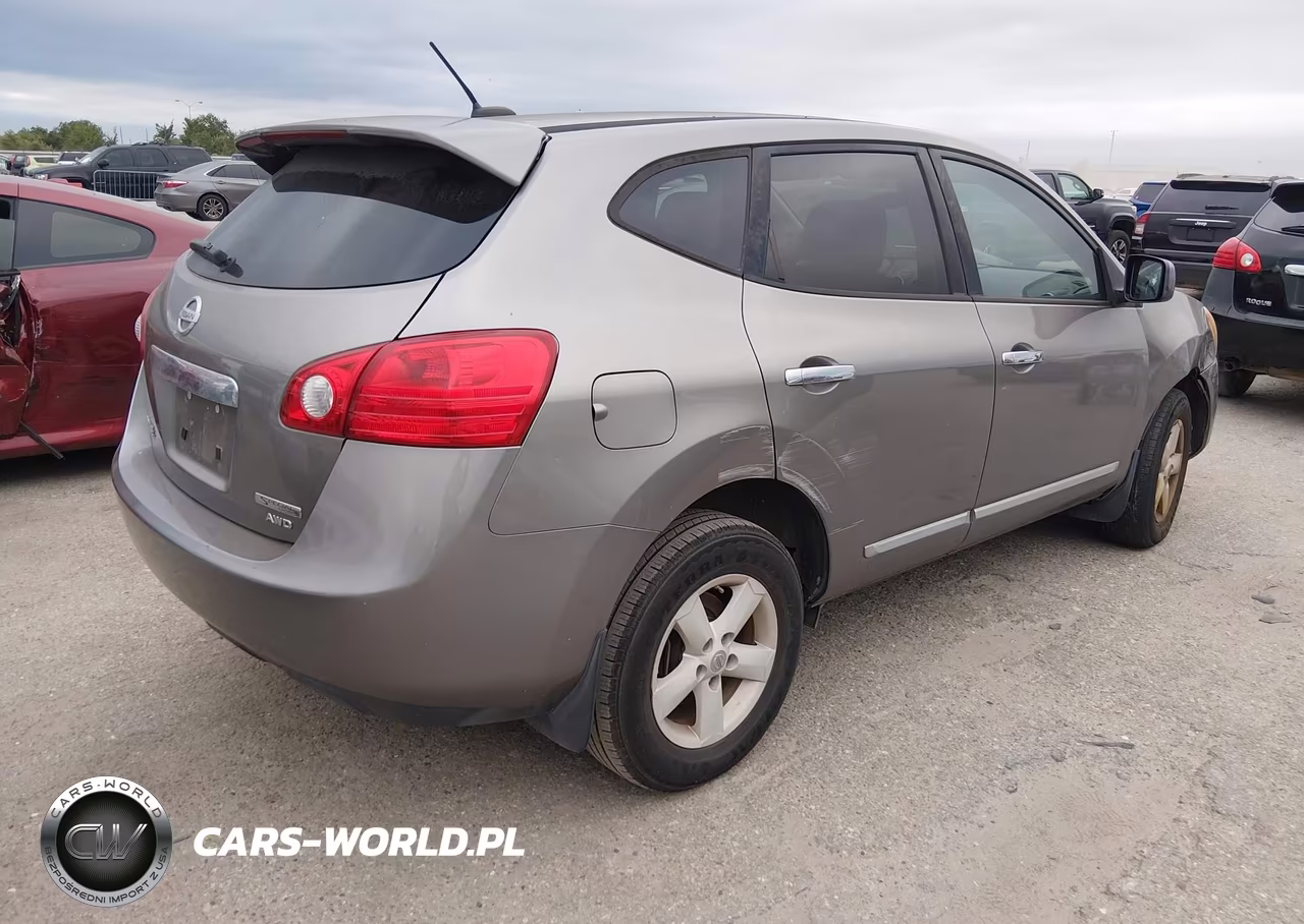 2013 Nissan Rogue S VIN:JN8AS5MV2DW651946 - 4